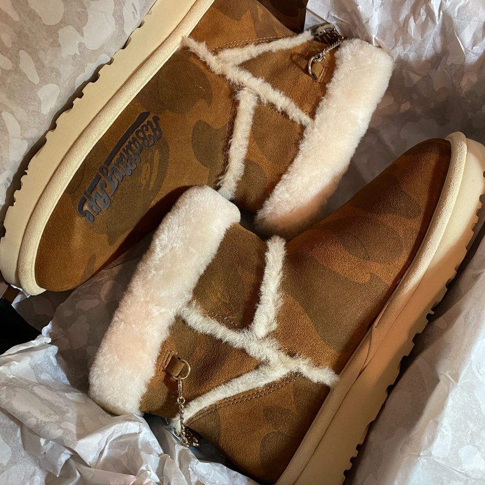 NEW UGG x BAPE Classic Mini Boot in Chestnut Camo, Men’s Size 7 /Women’s Size 9.